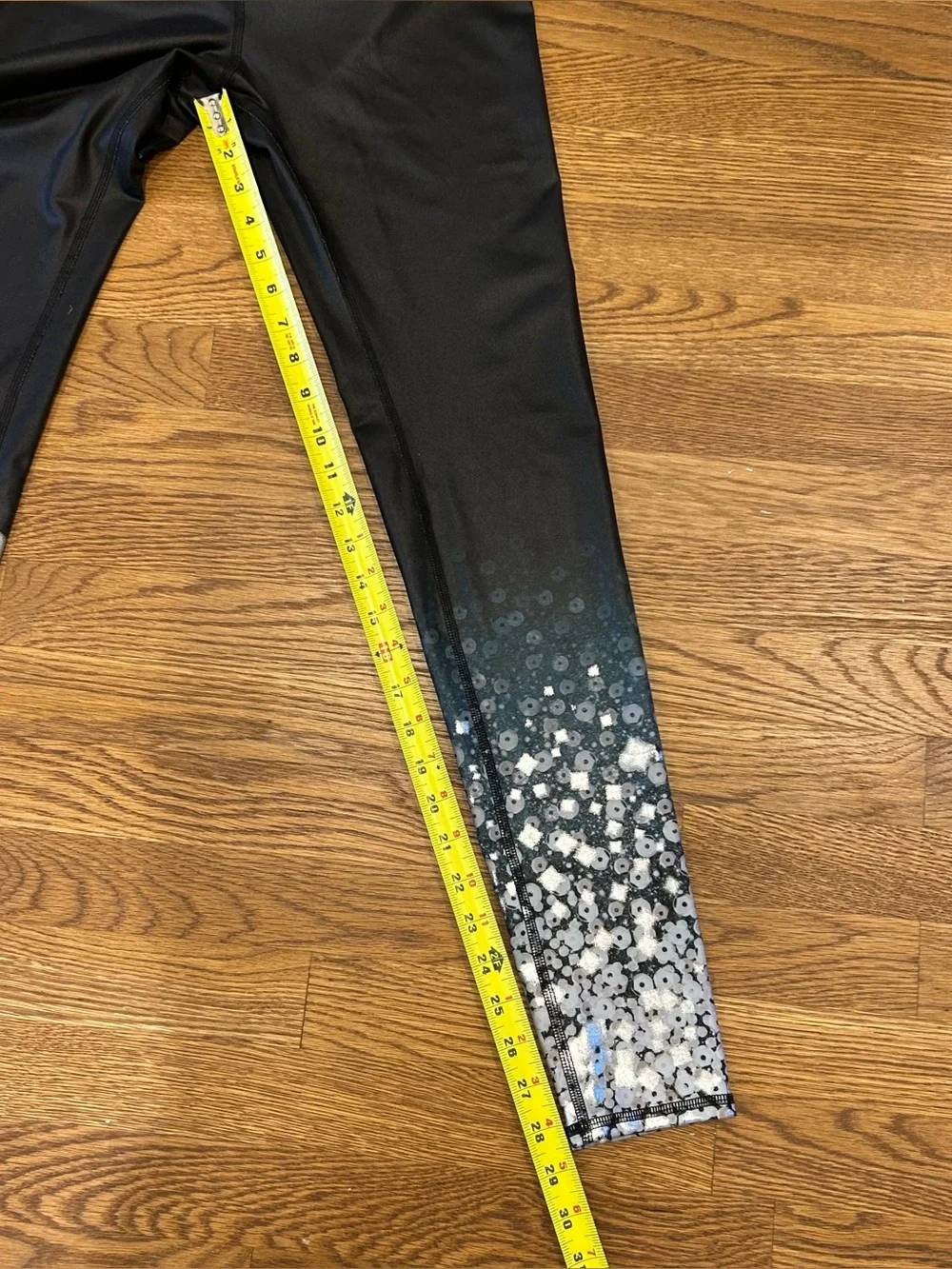 Alo Yoga Airbrush Mid Rise Graphic Leggings Black Silver Size M